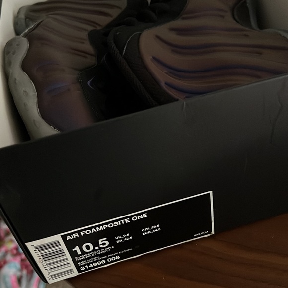 Selling Nike Air Foamposite One color purple size 10.5 men’s - Picture 3 of 3